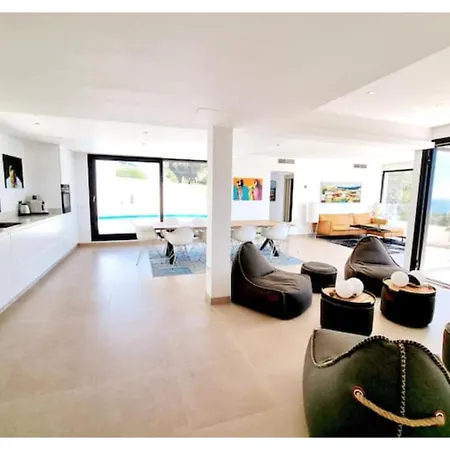 Luxury With Private Pool *
