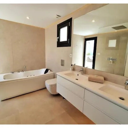 Luxury With Private Pool
